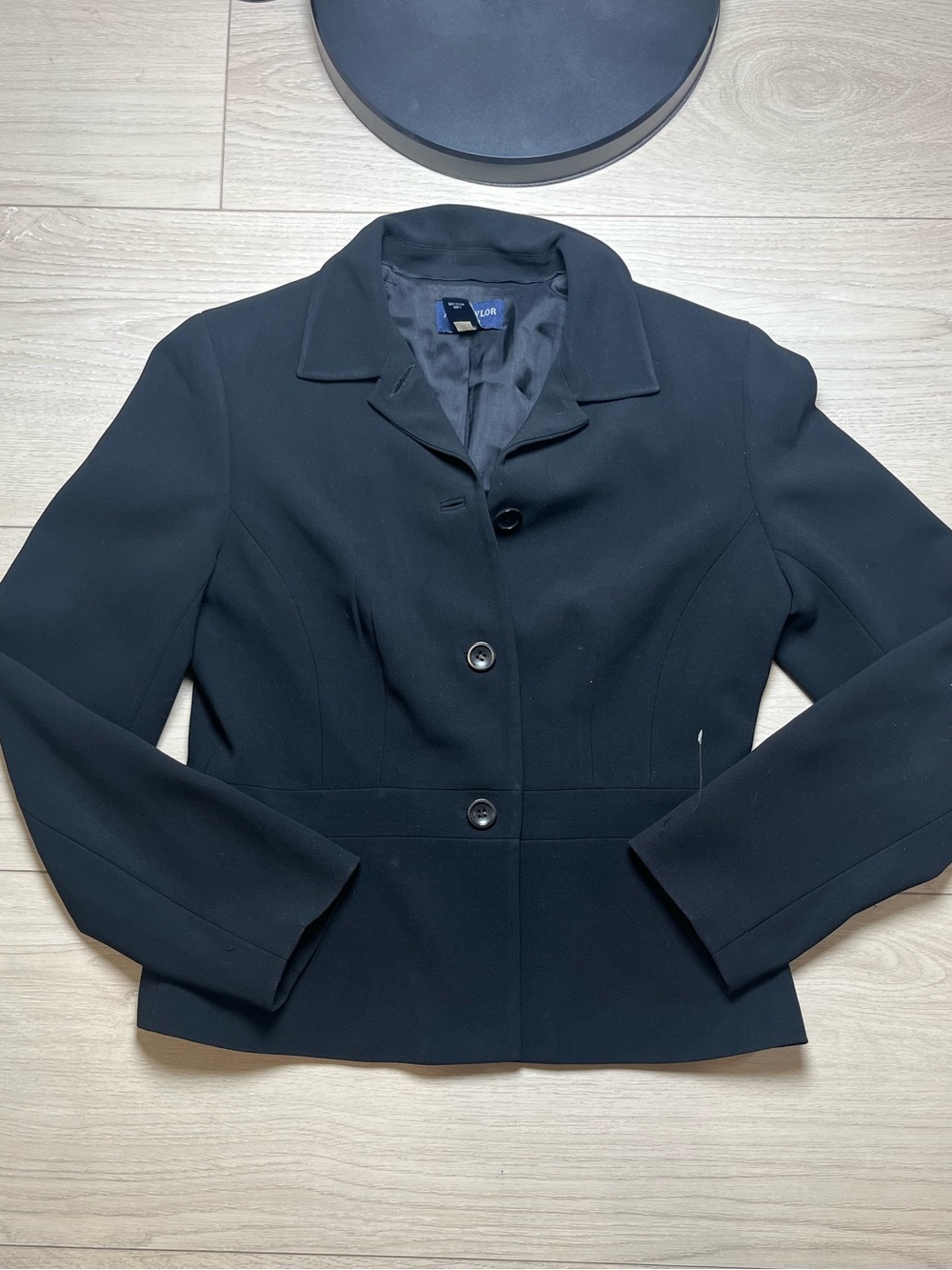 Ann Taylor Black Women's Tailored Button-Front Jacket size 2p 3-button